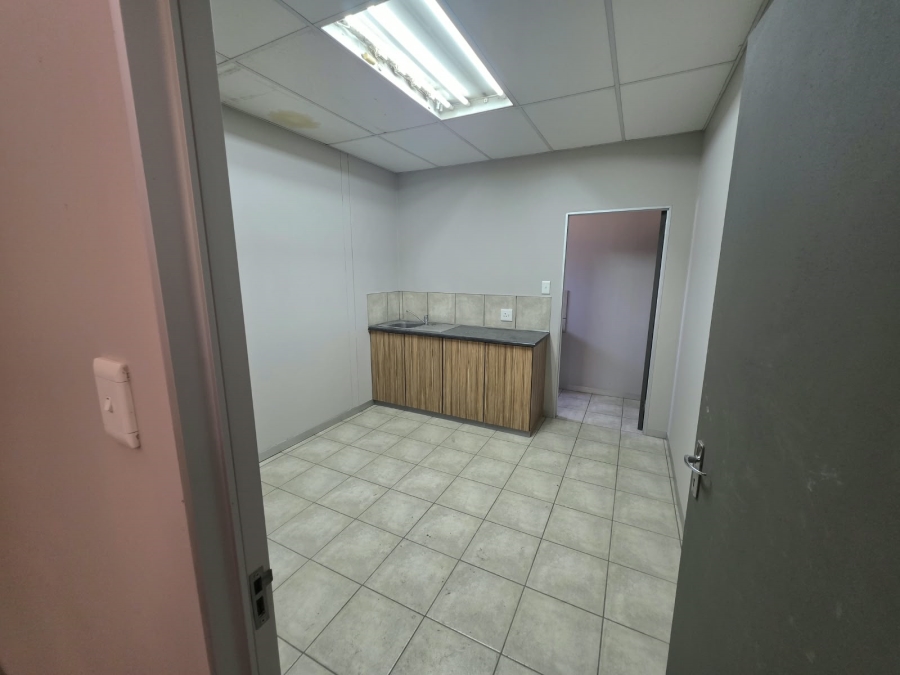 To Let Commercial Property for Rent in Oos Einde Free State